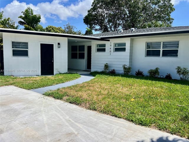 19401 NW 1st Place, sold in Sierra, Miami Gardens, FL
