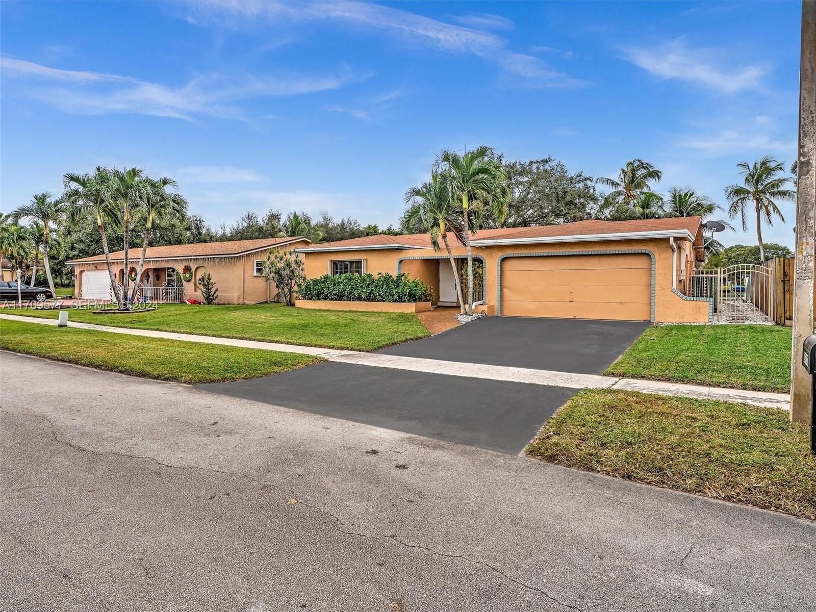 8910 NW 7th Court, Pembroke Pines, FL 33024 photo 2