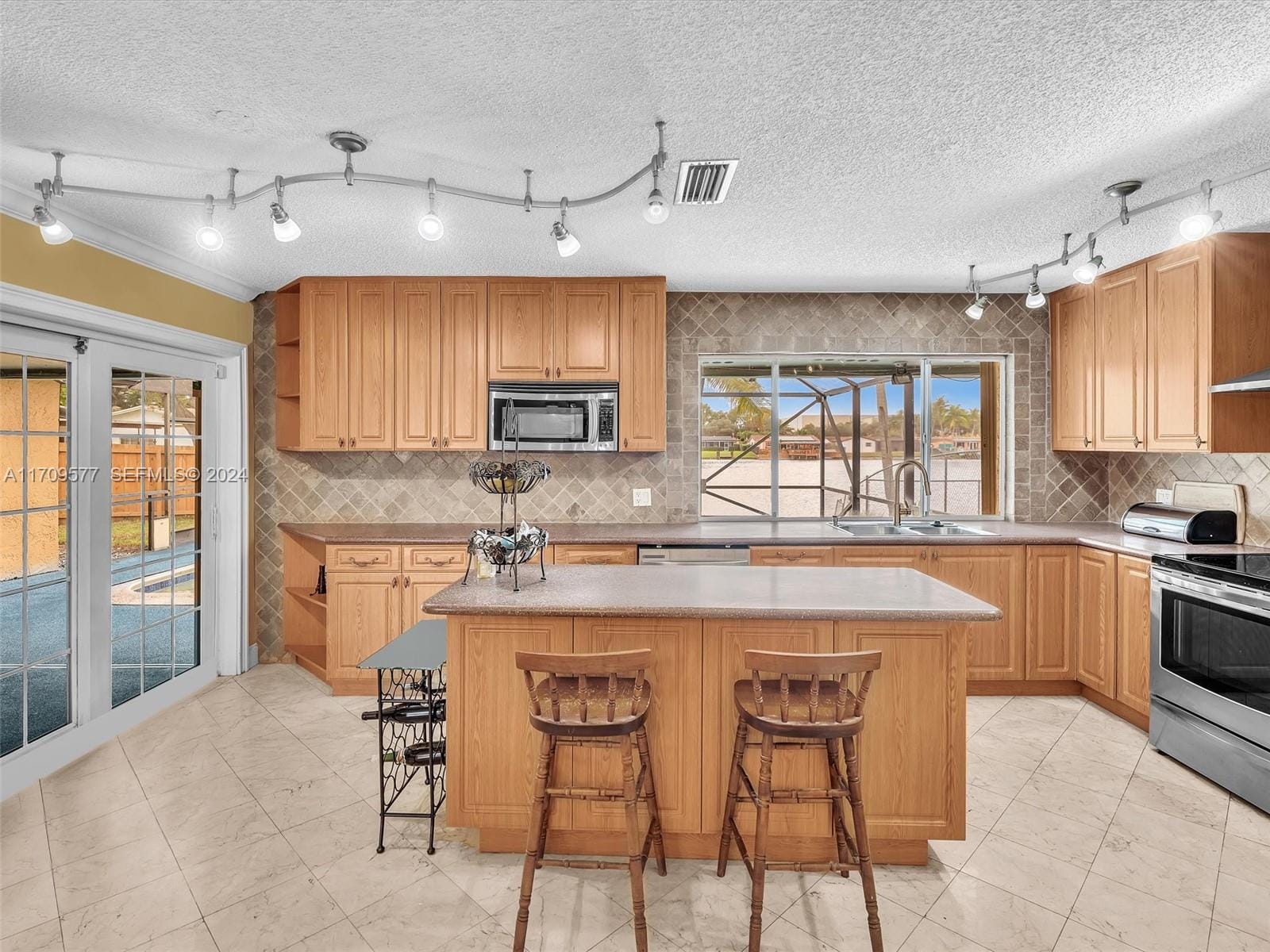 8910 NW 7th Court, Pembroke Pines, FL 33024 photo 14