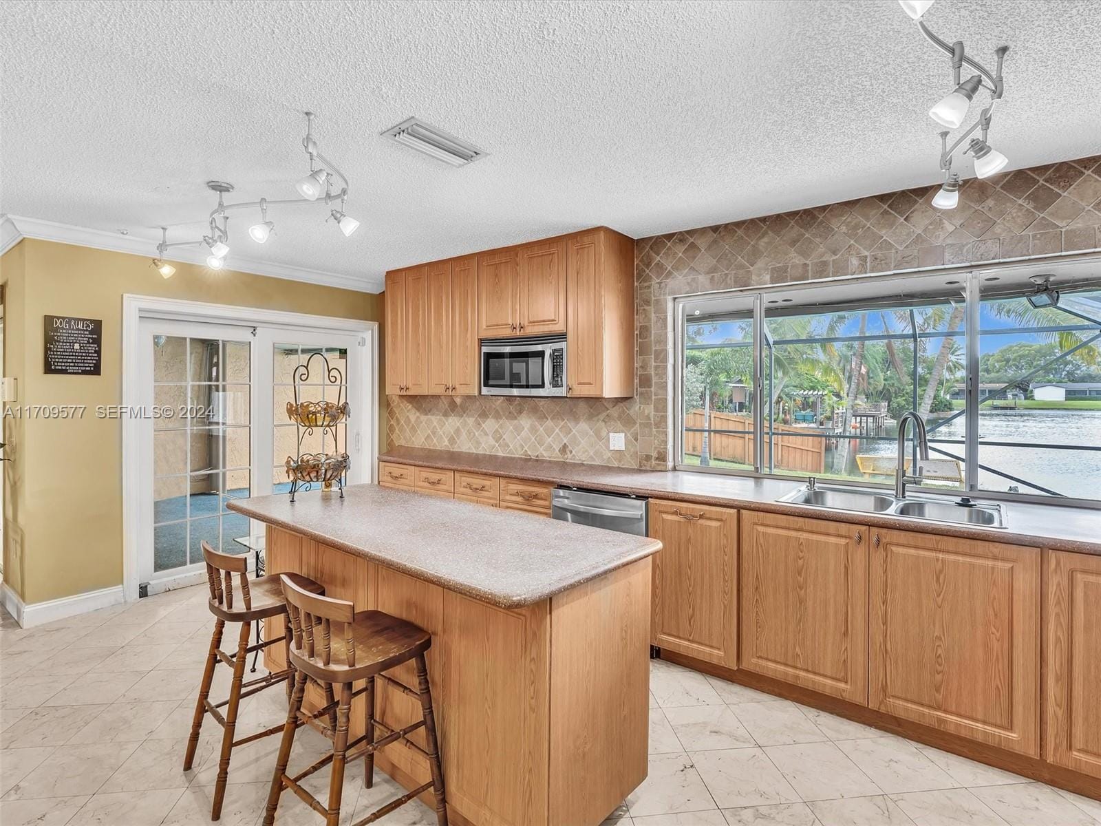 8910 NW 7th Court, Pembroke Pines, FL 33024 photo 15