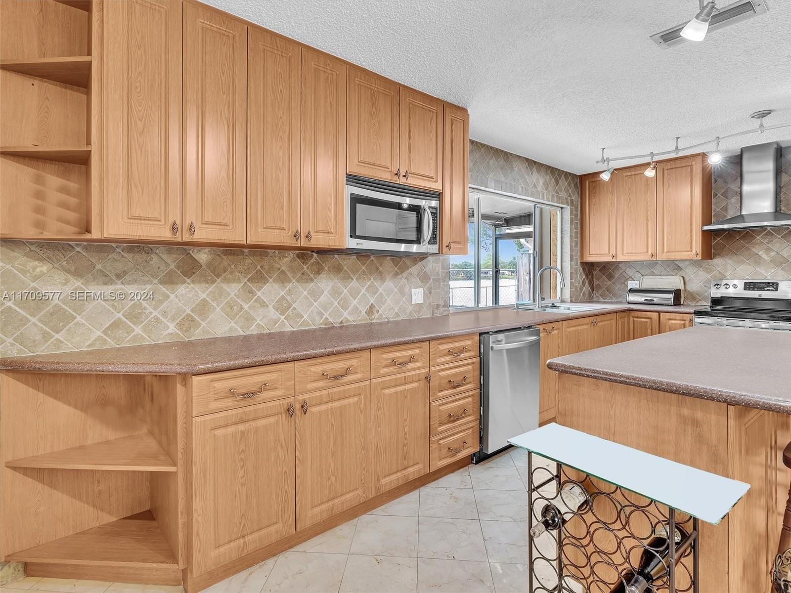 8910 NW 7th Court, Pembroke Pines, FL 33024 photo 19