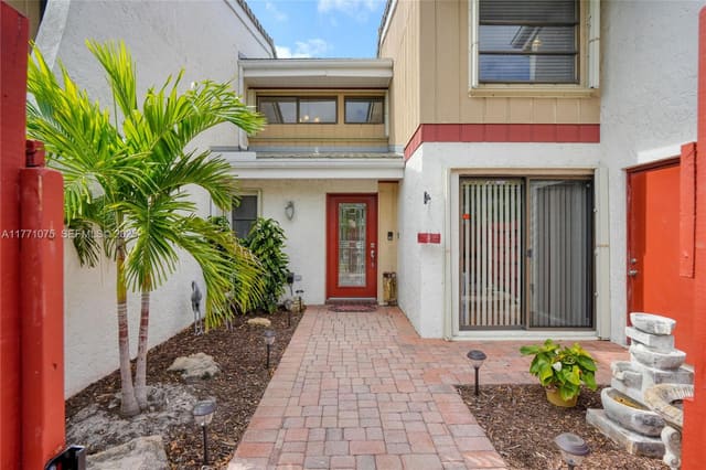3092 Bermwood Lane 238, sold in Family Townhouses Of The, Hollywood, FL