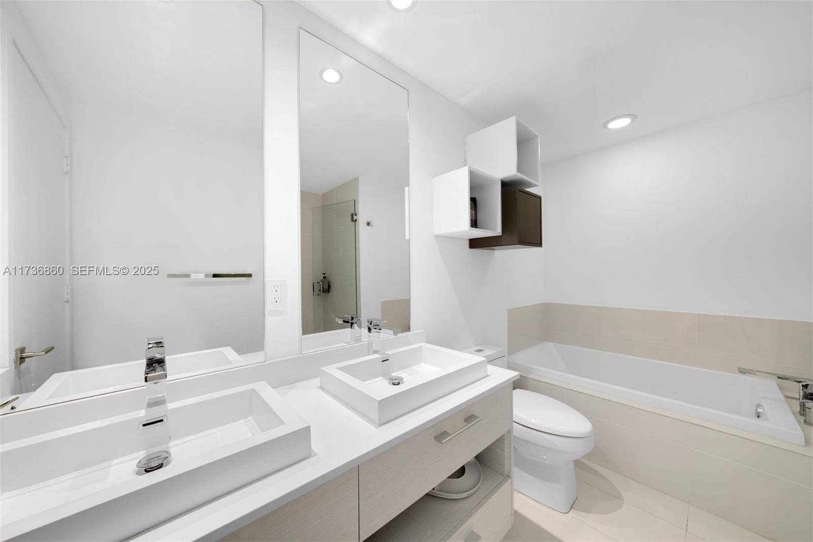 45 SW 9th Street 2608, Miami, FL 33130 photo 13