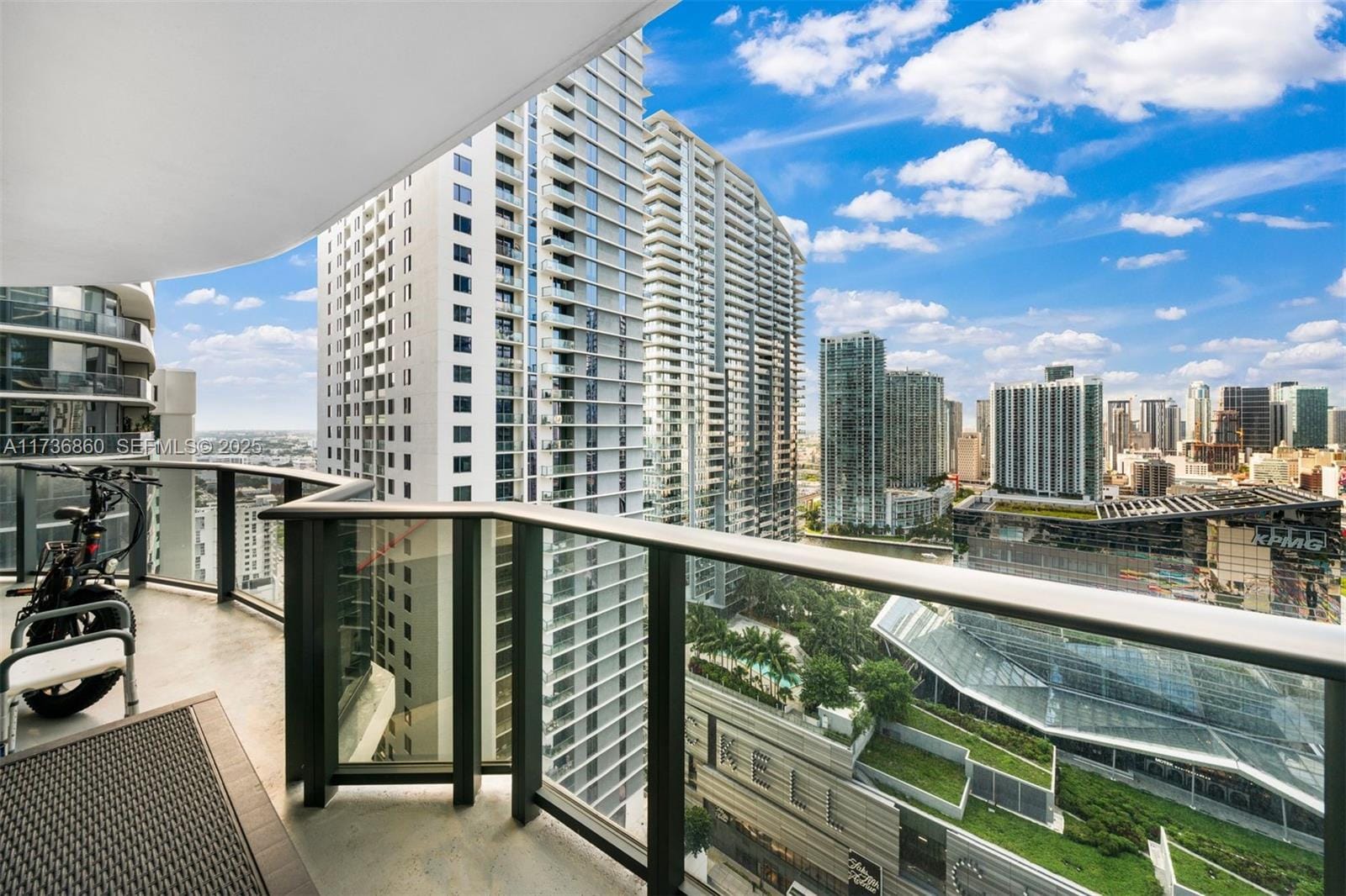 45 SW 9th Street 2608, Miami, FL 33130 photo 17