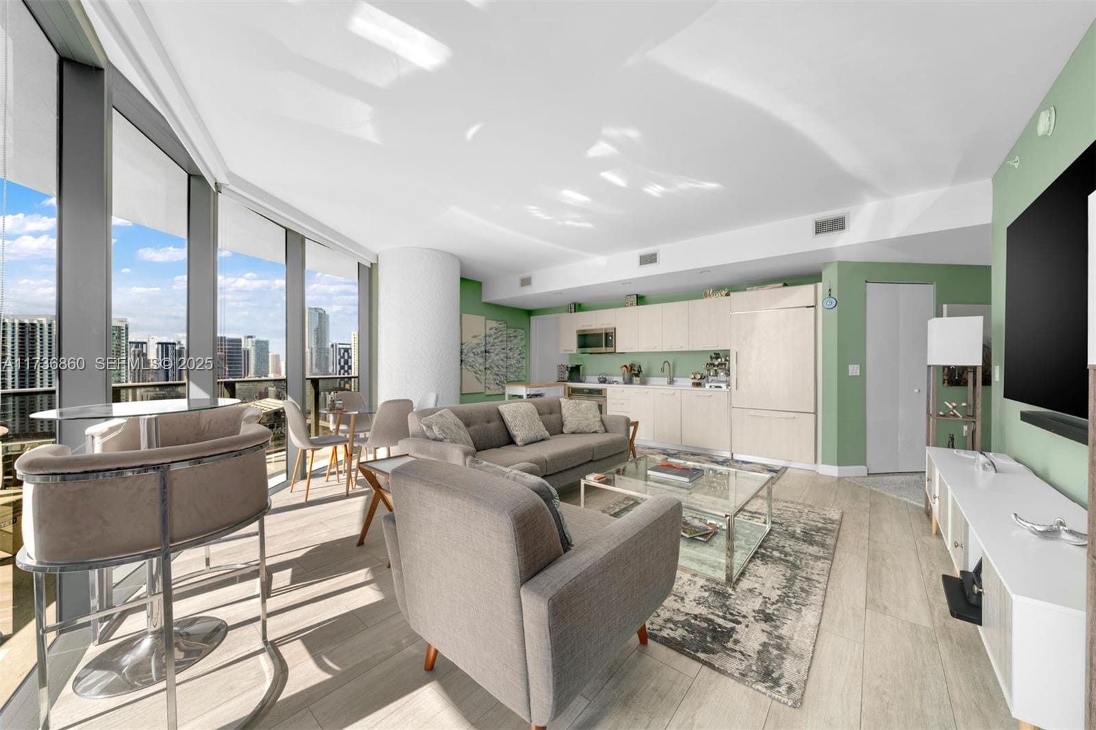 45 SW 9th Street 2608, Miami, FL 33130 photo 3