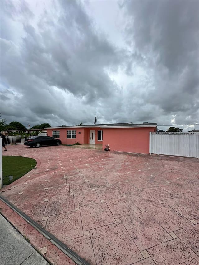 1250 W 61st Place, sold in Westhaven Hgts 2nd Addn, Hialeah, FL
