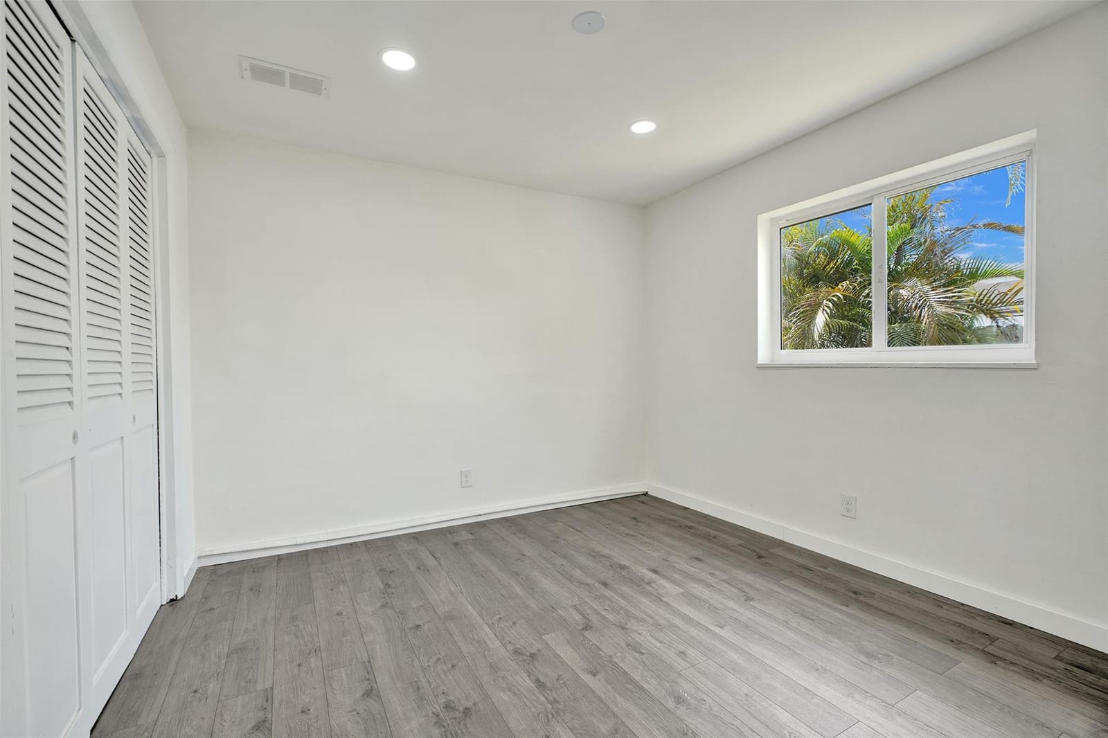 18601 NW 38th Avenue — photo 12