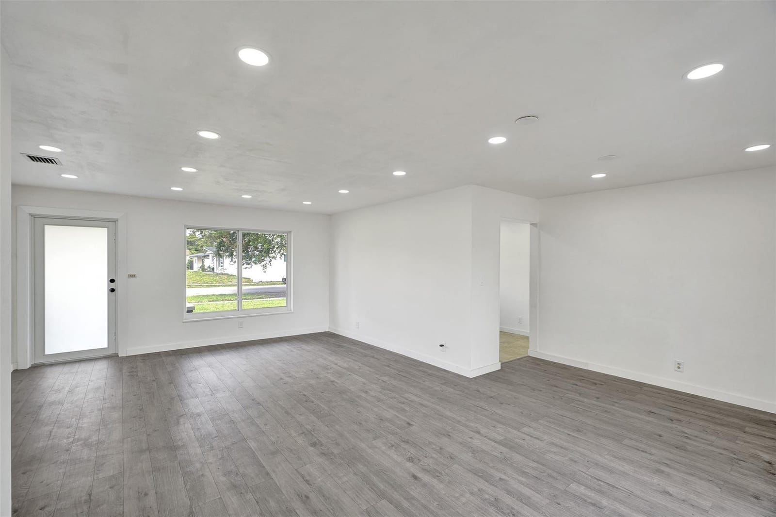 18601 NW 38th Avenue — photo 5