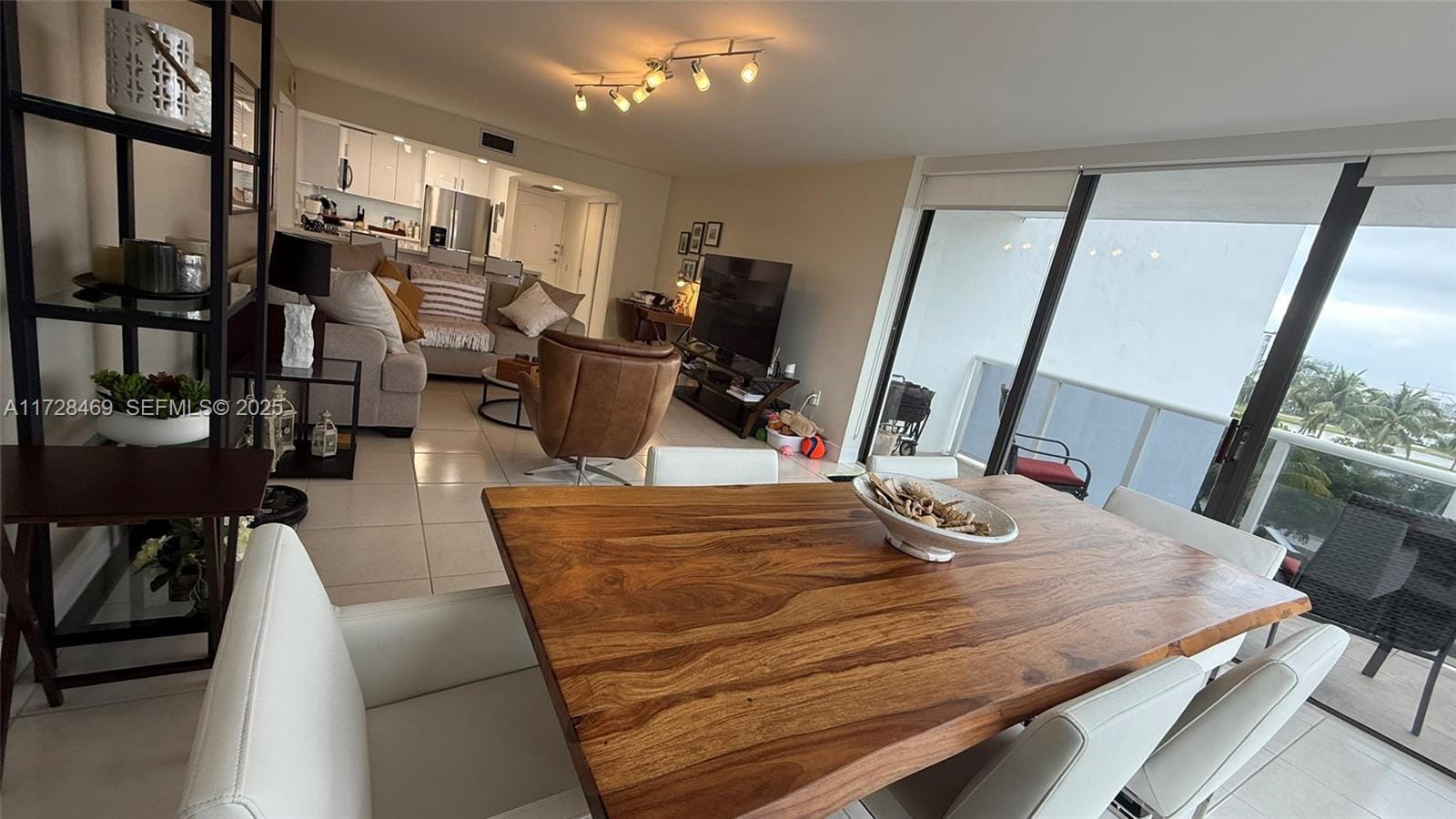 3625 N Country Club Drive 509, Aventura, FL 33180 photo 9