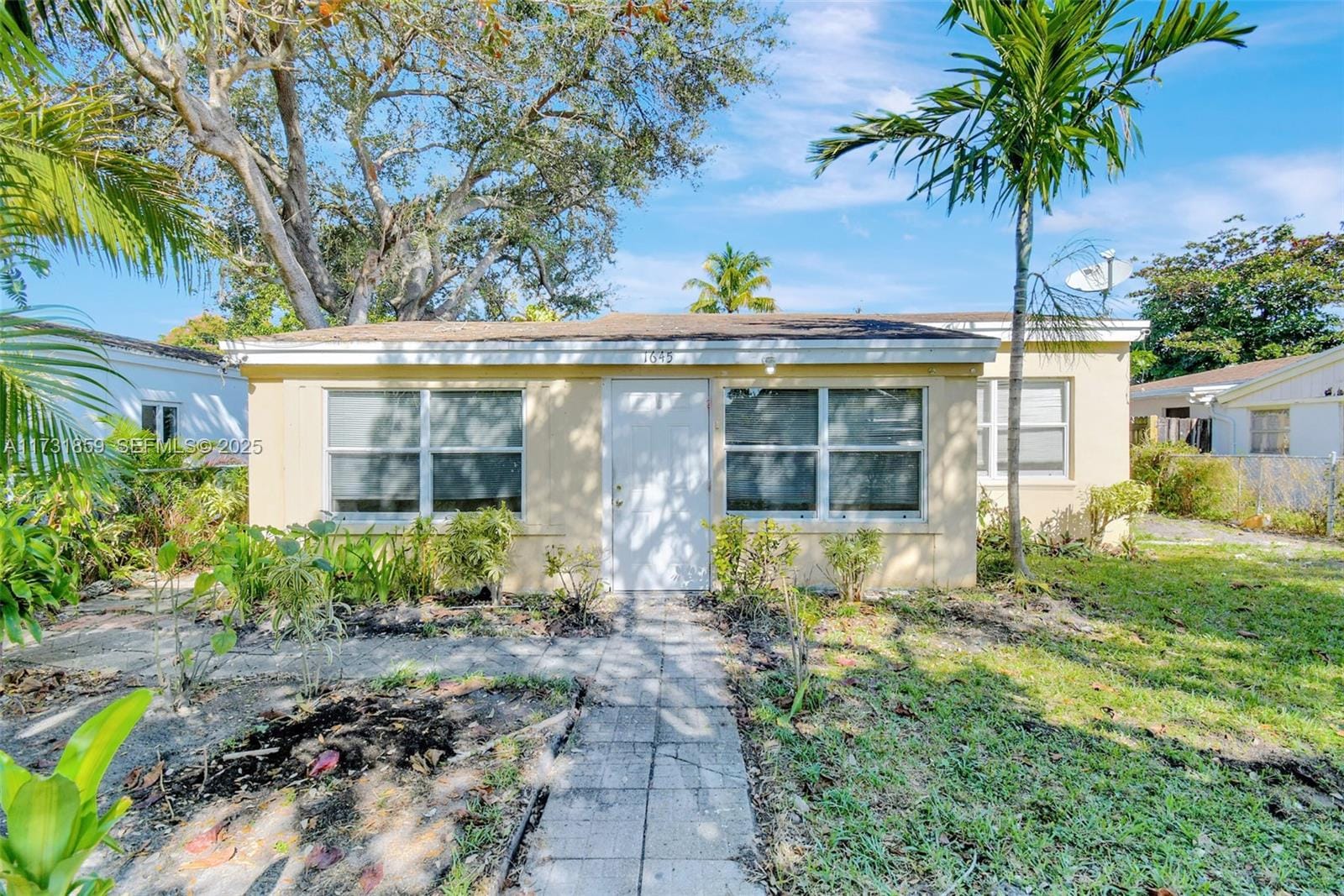 1645 NE 180th Street, North Miami Beach, FL 33162 photo 1