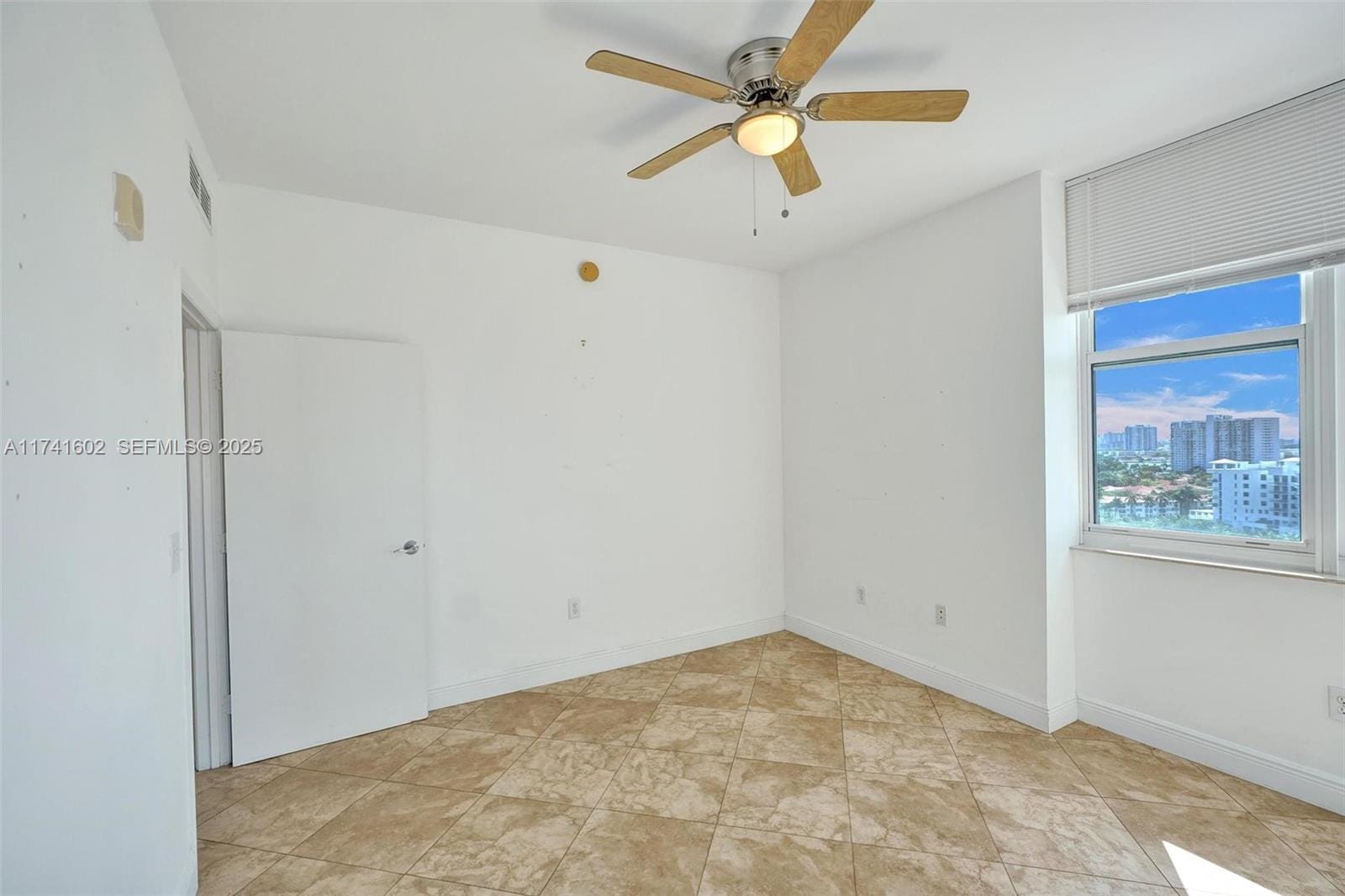 3330 NE 190th Street 1419, Aventura, FL 33180 photo 30