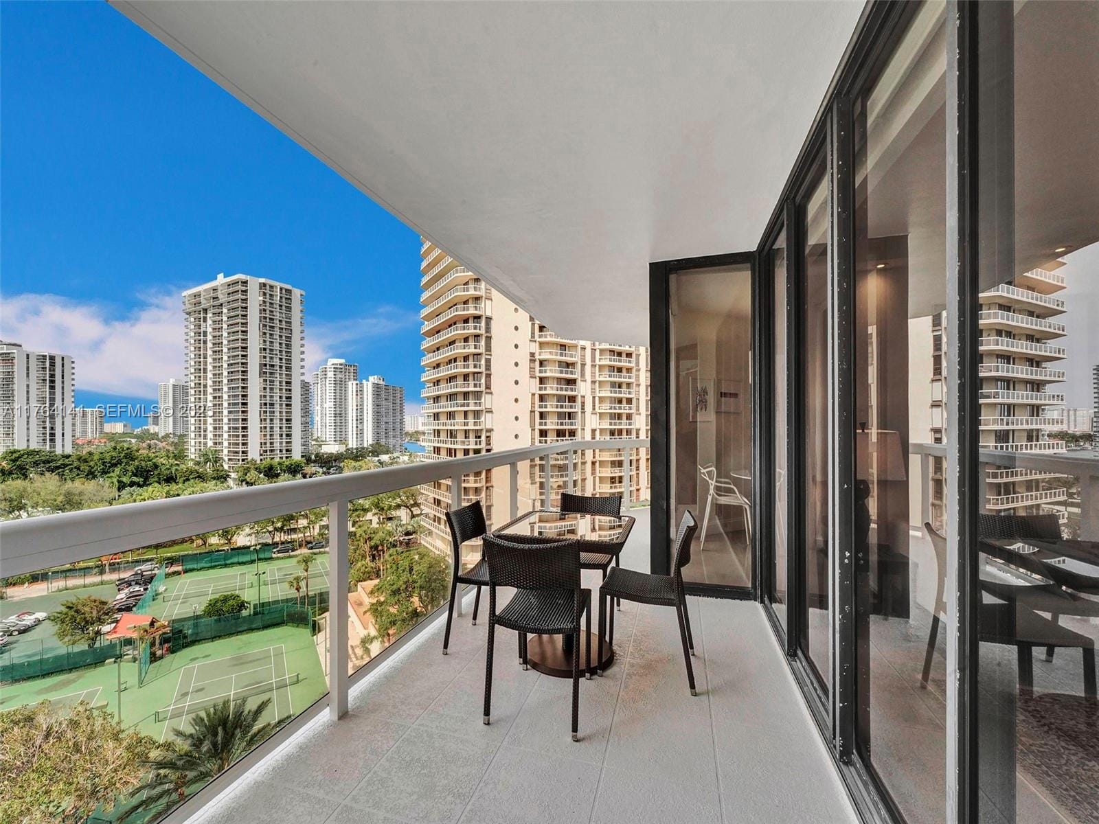 20185 Country Club Drive 909, Aventura, FL 33180 photo 8