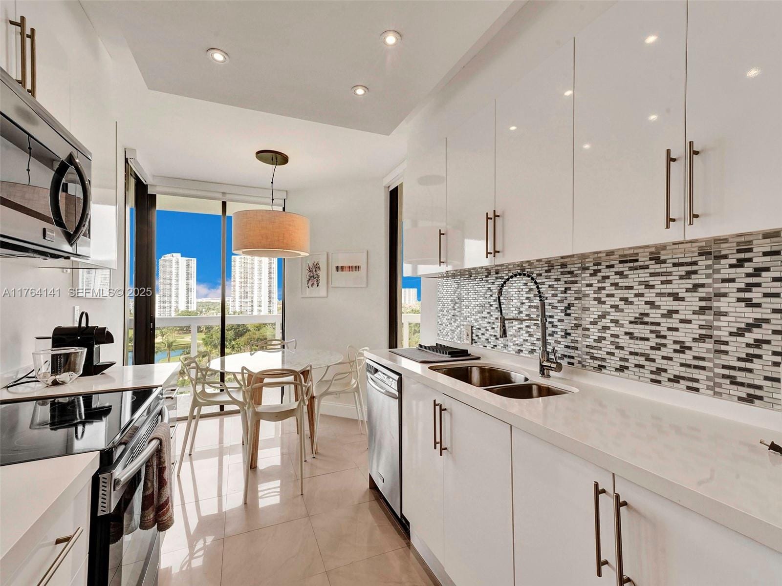 20185 Country Club Drive 909, Aventura, FL 33180 photo 10
