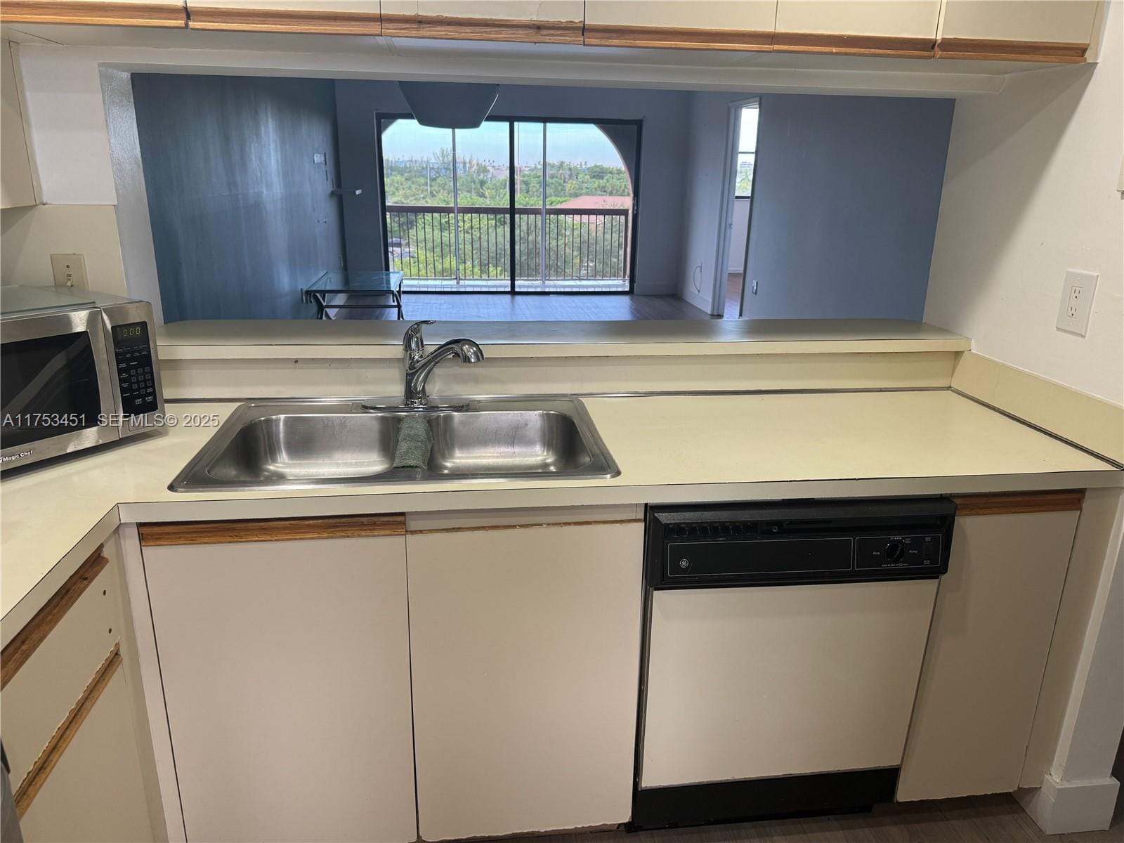 10255 NW 9th St Circle 503-7, Miami, FL 33172 photo 6