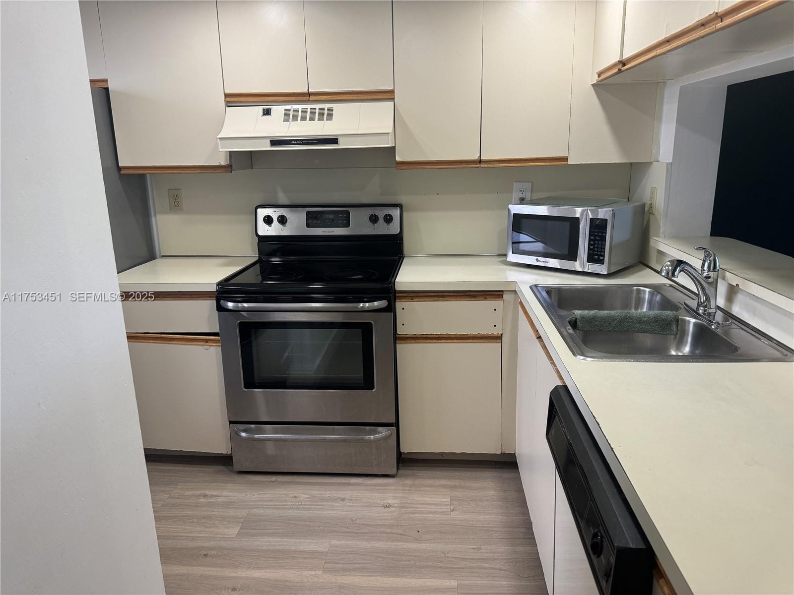 10255 NW 9th St Circle 503-7, Miami, FL 33172 photo 7