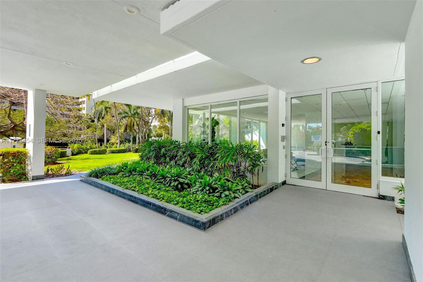 155 Ocean Lane Drive 310, Key Biscayne, FL 33149 photo 9
