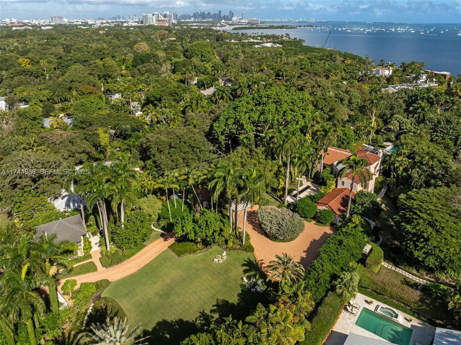 7 bedroom home for sale at 4197 Douglas, Miami, FL 33133 — $18,970,000