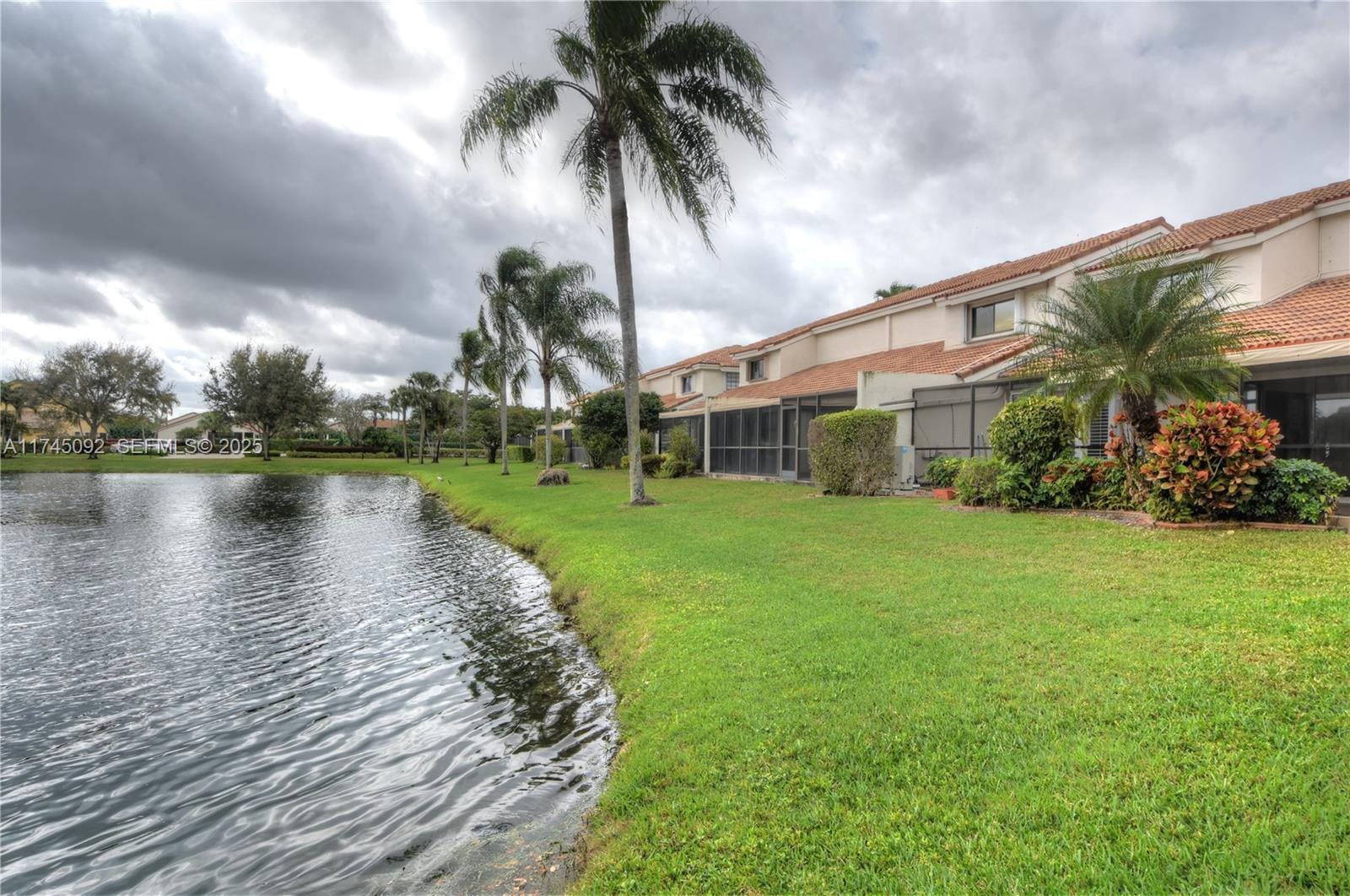 8639 Eagle Run Drive 11, Boca Raton, FL 33434 photo 2
