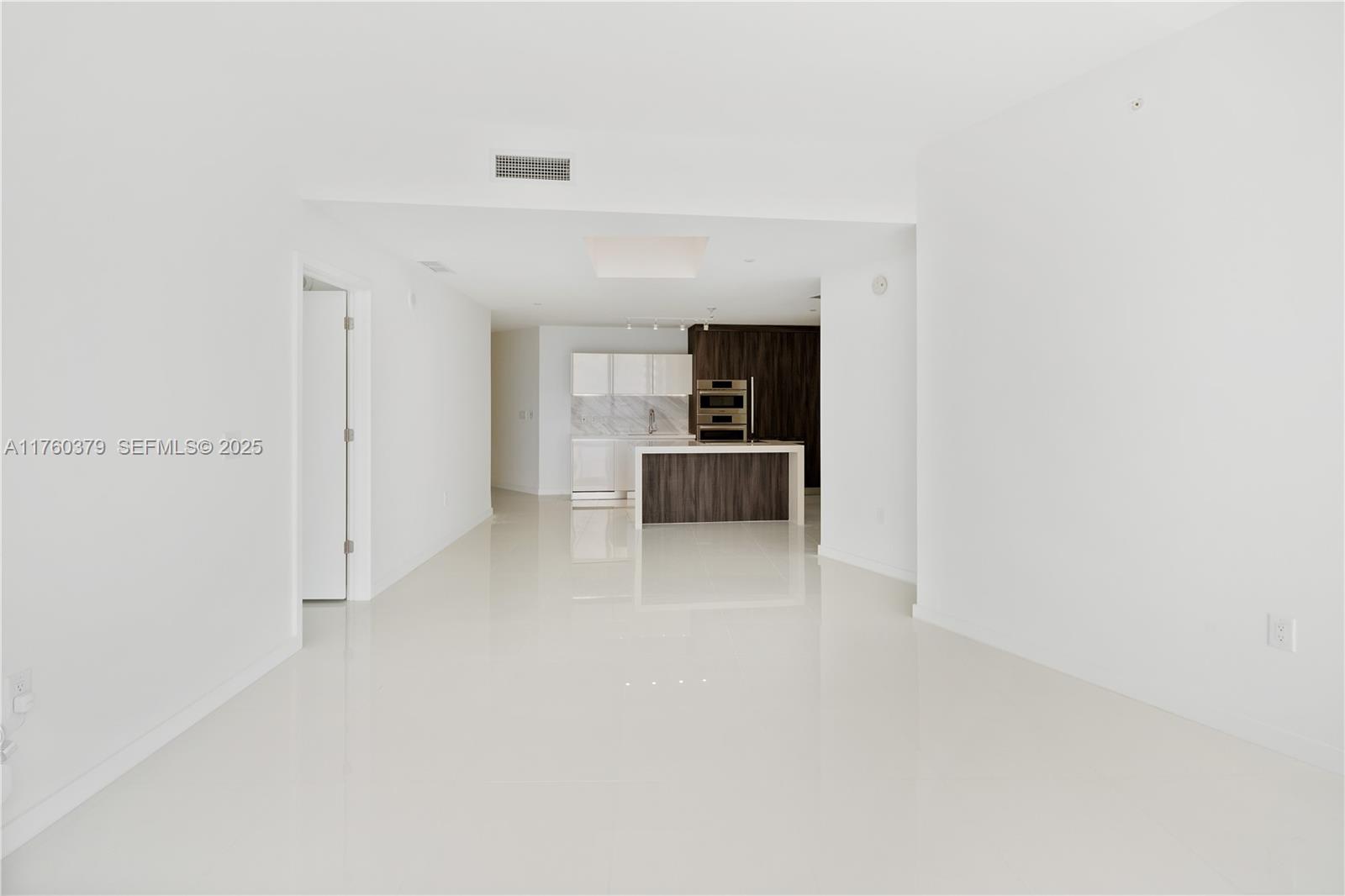 851 NE 1st Avenue 4203, Miami, FL 33132 photo 13