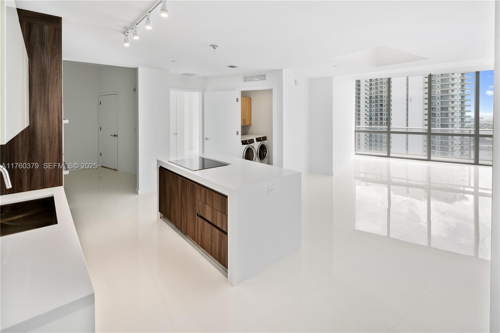 851 NE 1st Avenue 4203 — photo 3