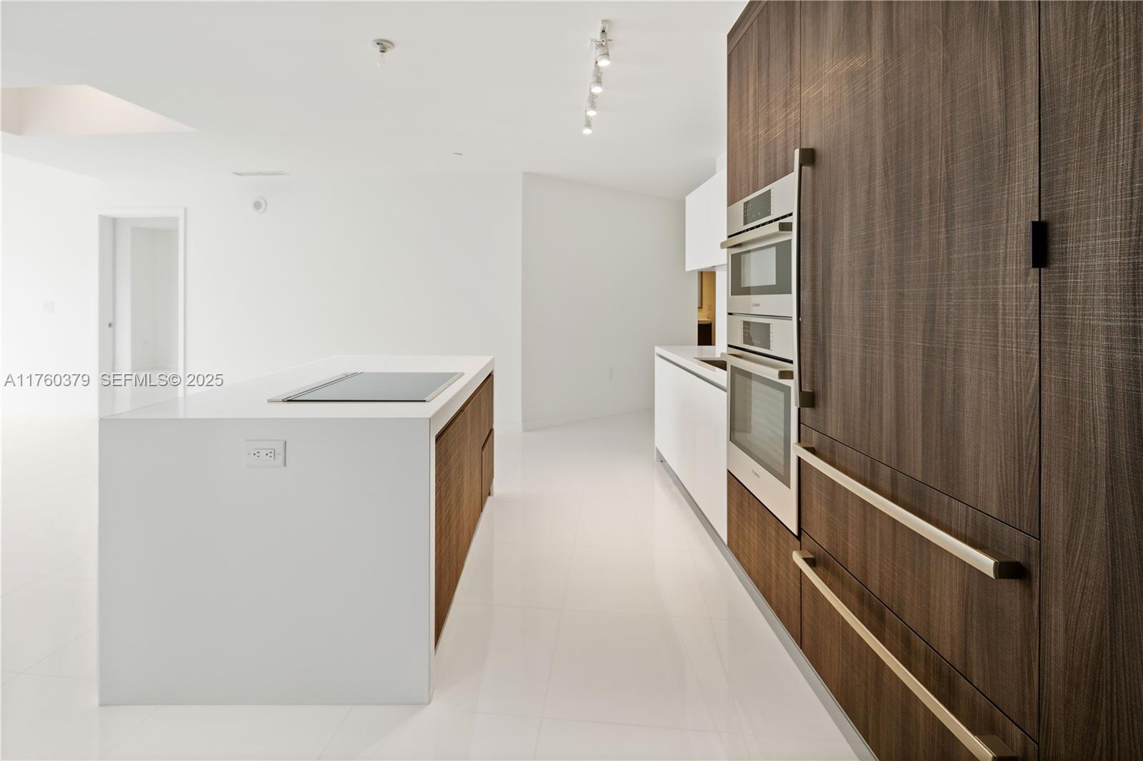 851 NE 1st Avenue 4203 — photo 10
