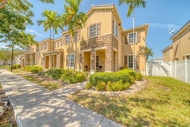 17093 SW 94th Way 17093, Miami, FL 33196