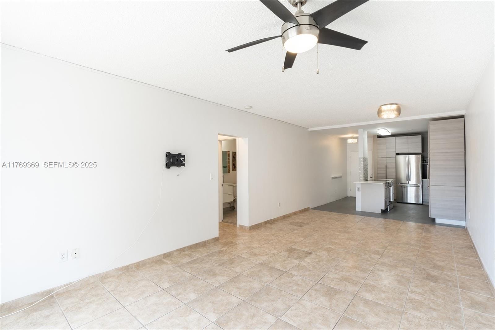 2500 Diana Drive 106, Hallandale Beach, FL 33009 photo 4
