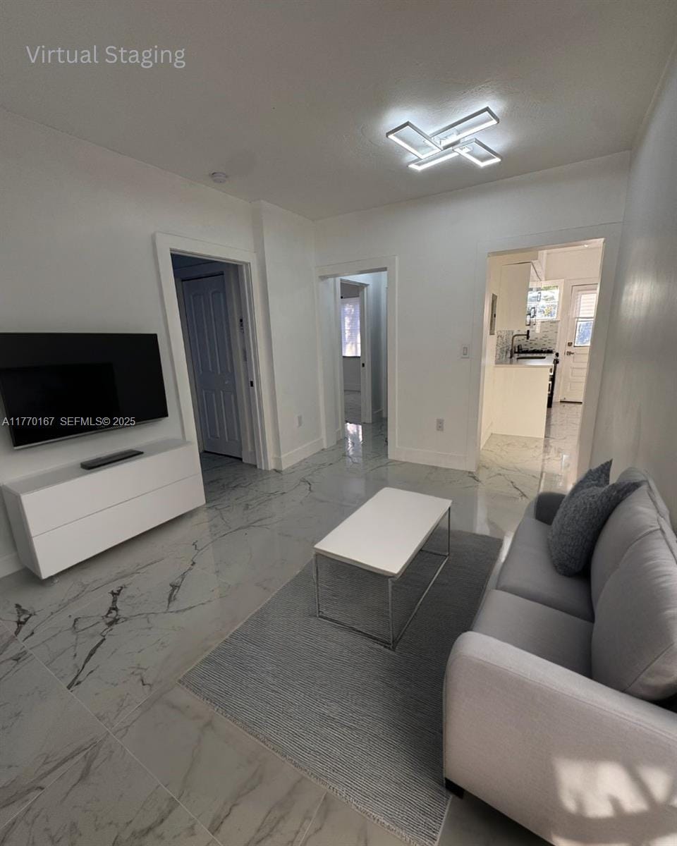 8340 Crespi Boulevard 18, Miami Beach, FL 33141 photo 2