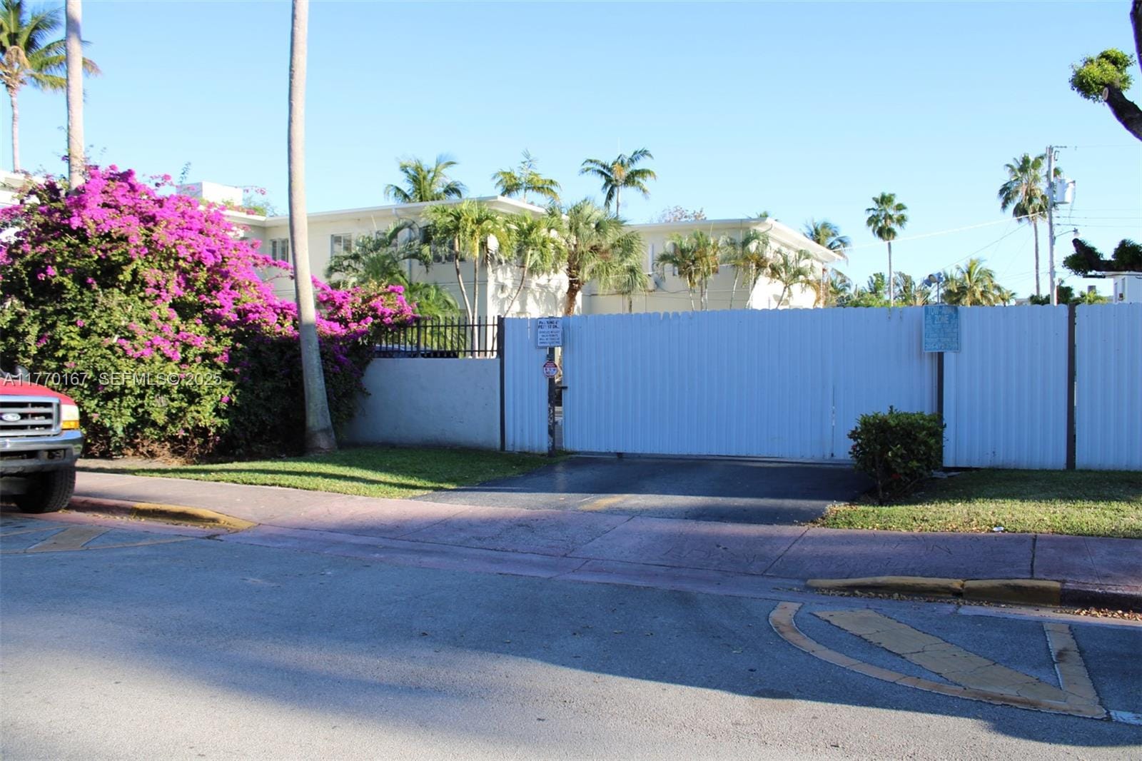 8340 Crespi Boulevard 18, Miami Beach, FL 33141 photo 16
