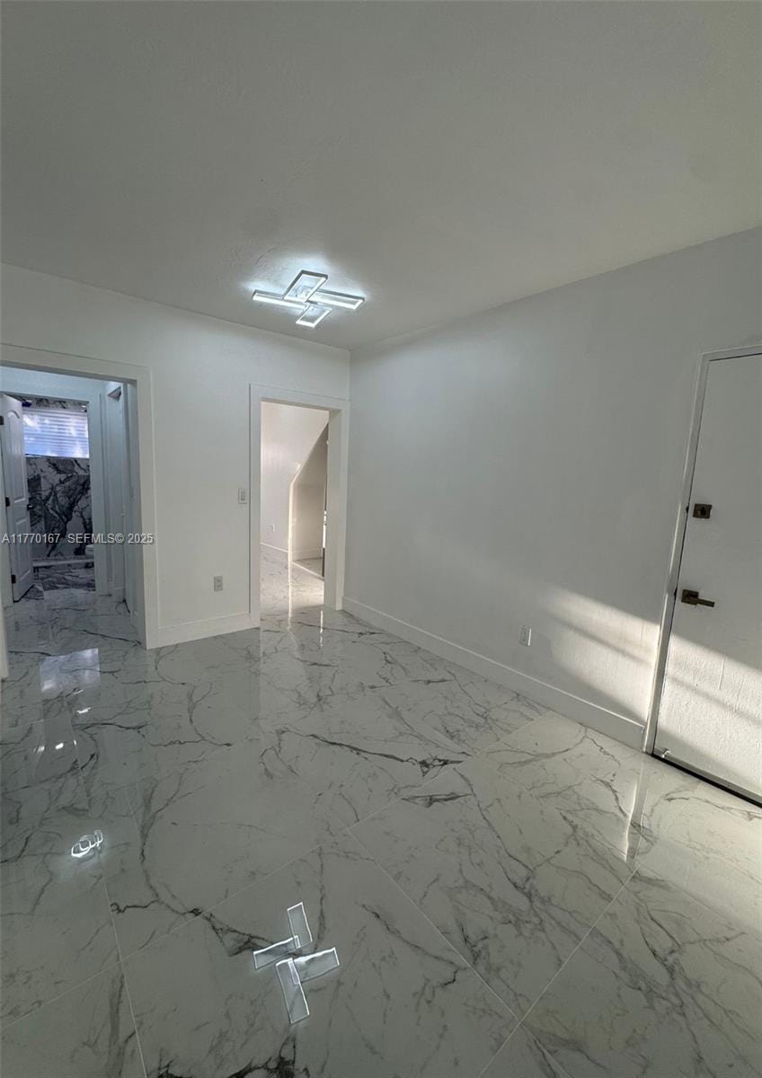 8340 Crespi Boulevard 18, Miami Beach, FL 33141 photo 3