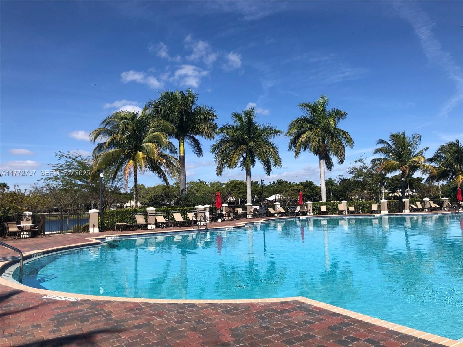 19370 Collins Avenue 326 — photo 1