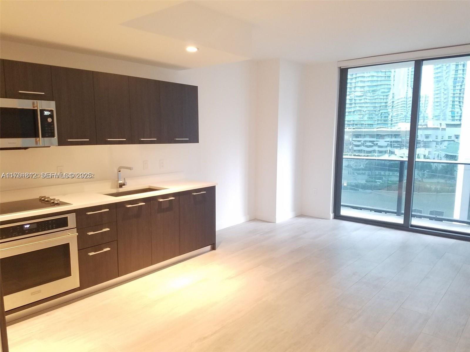 55 SW 9th Street 1107, Miami, FL 33130 photo 3