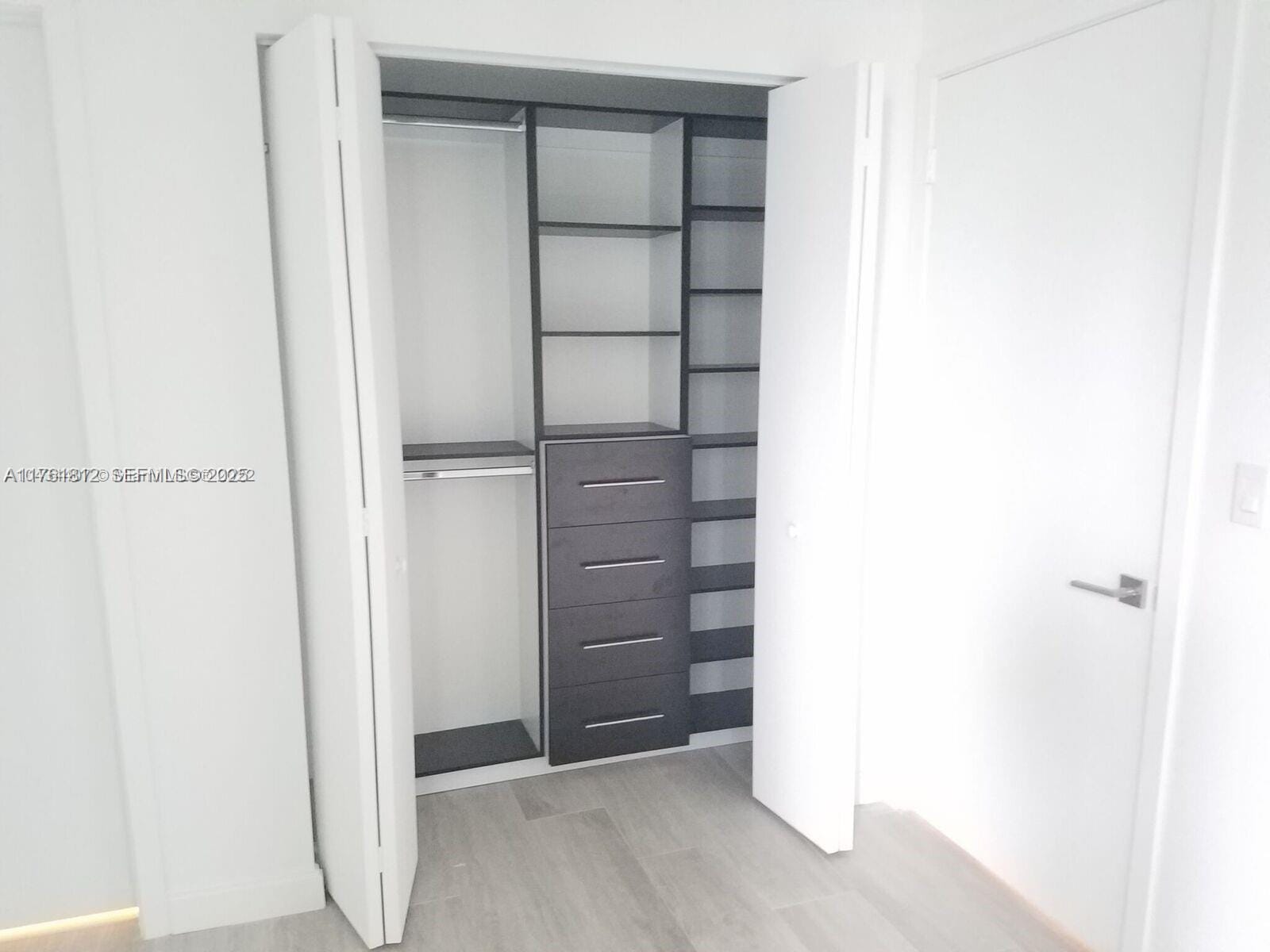 55 SW 9th Street 1107, Miami, FL 33130 photo 8