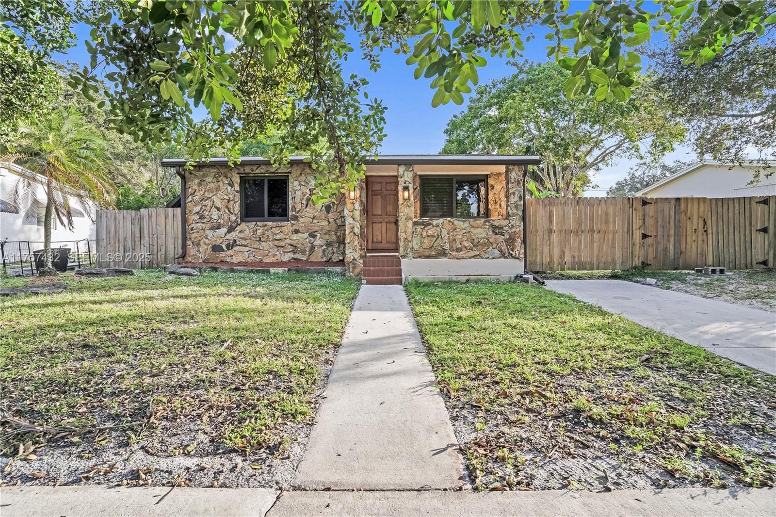 6444 Mcclellan Street, Hollywood, FL 33024 photo 2