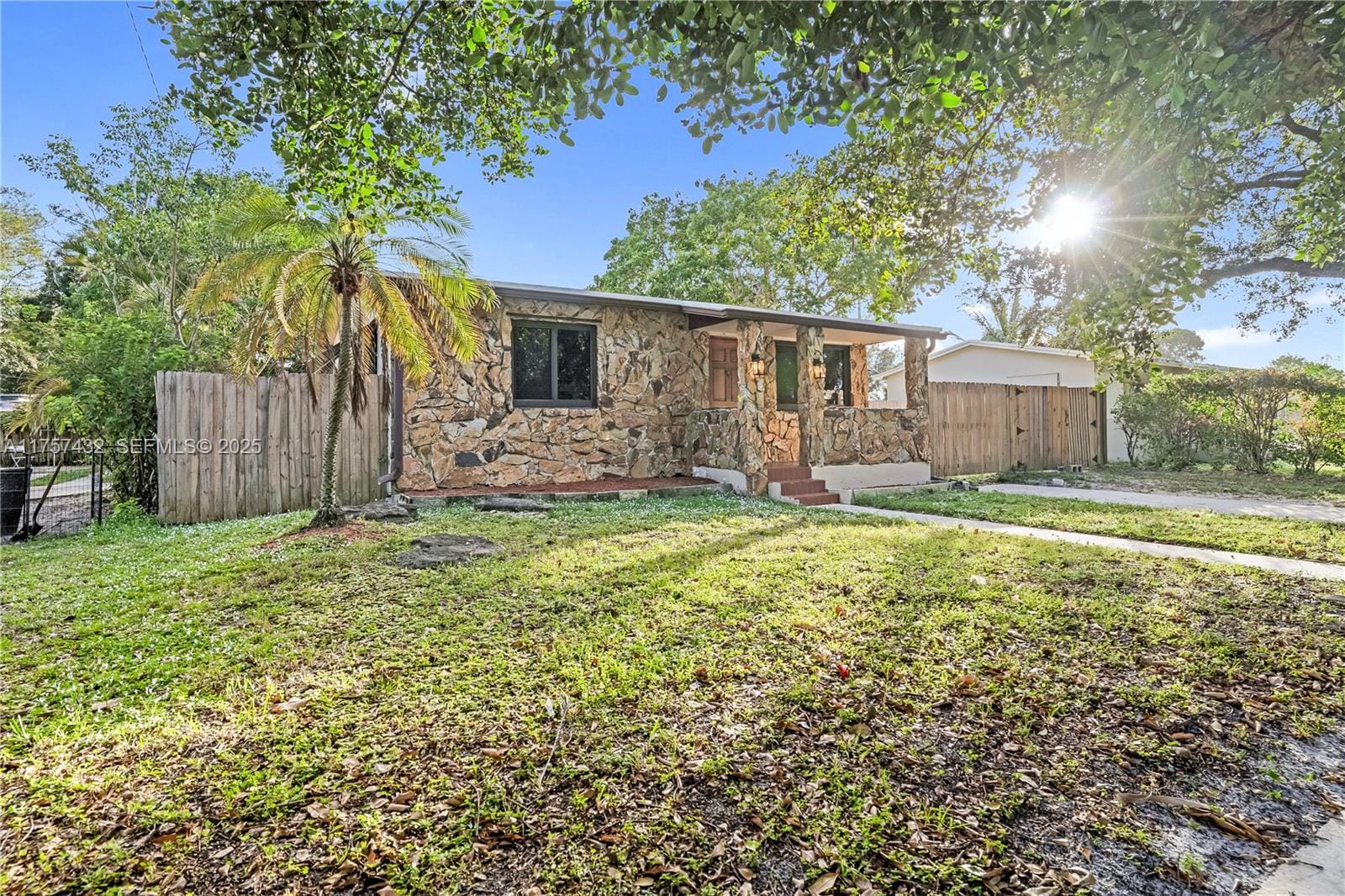 6444 Mcclellan Street, Hollywood, FL 33024