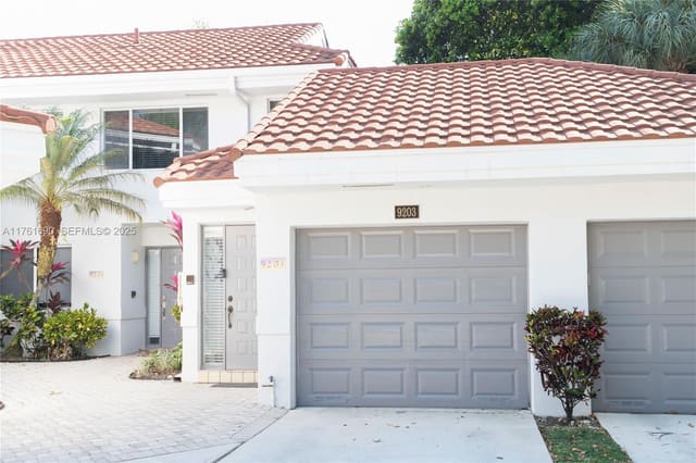 9203 NW 9th Court, Plantation, FL 33324