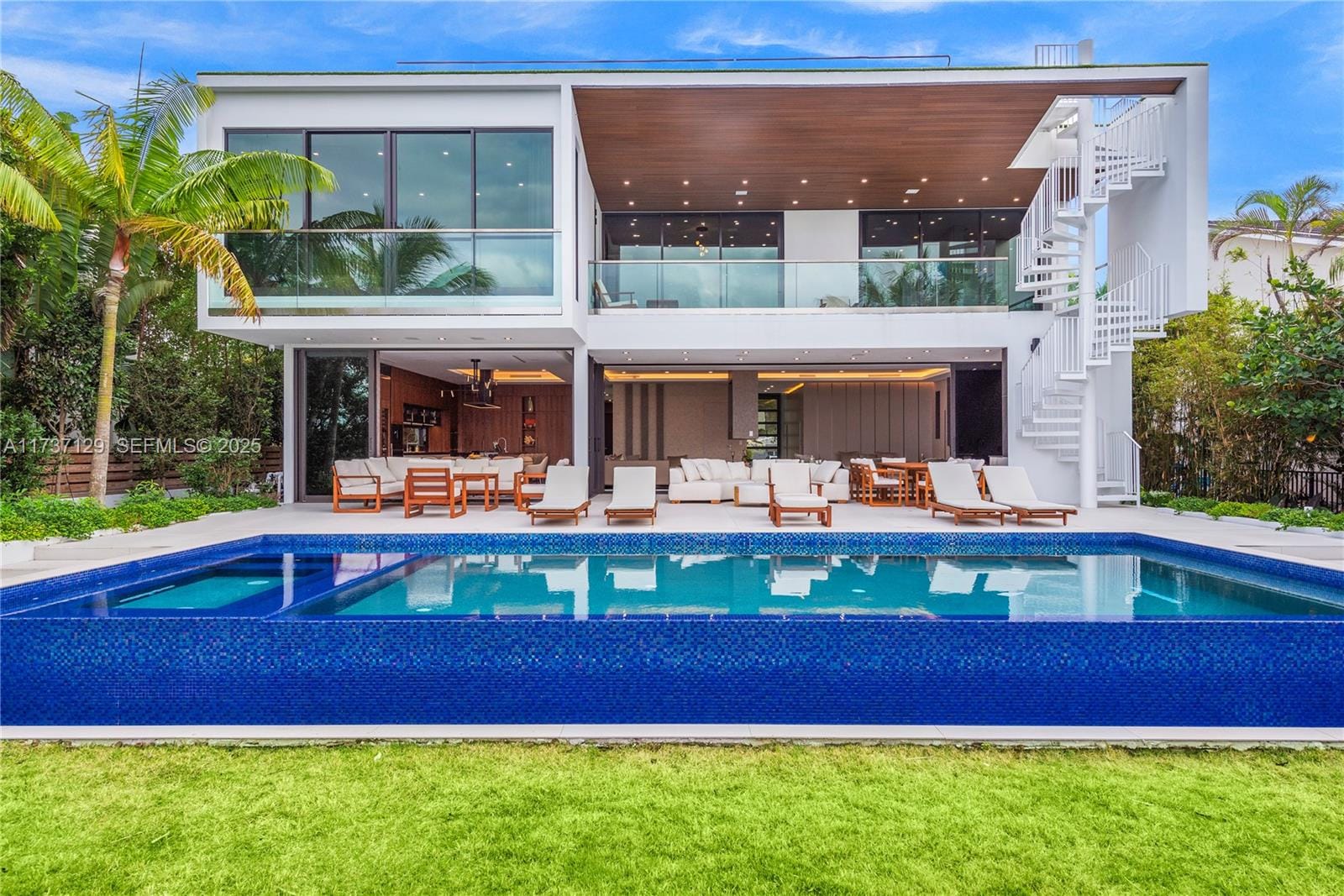 1785 Cleveland Road, Miami Beach, FL 33141 photo 1