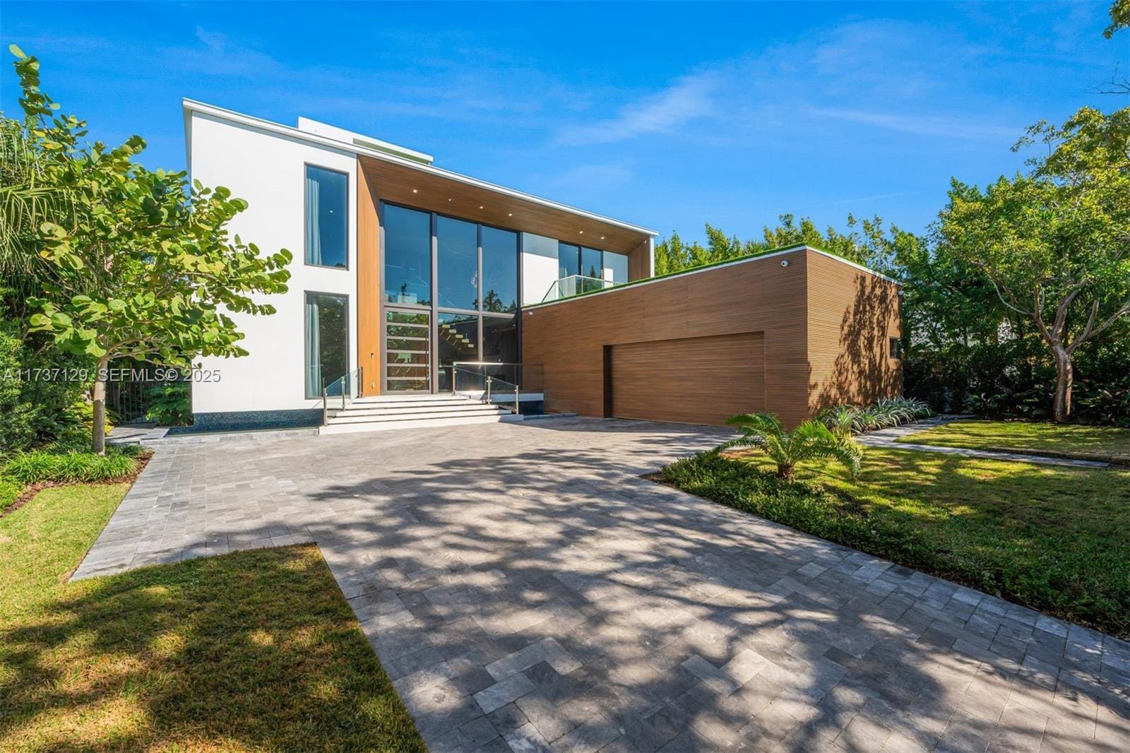 1785 Cleveland Road, Miami Beach, FL 33141 photo 2