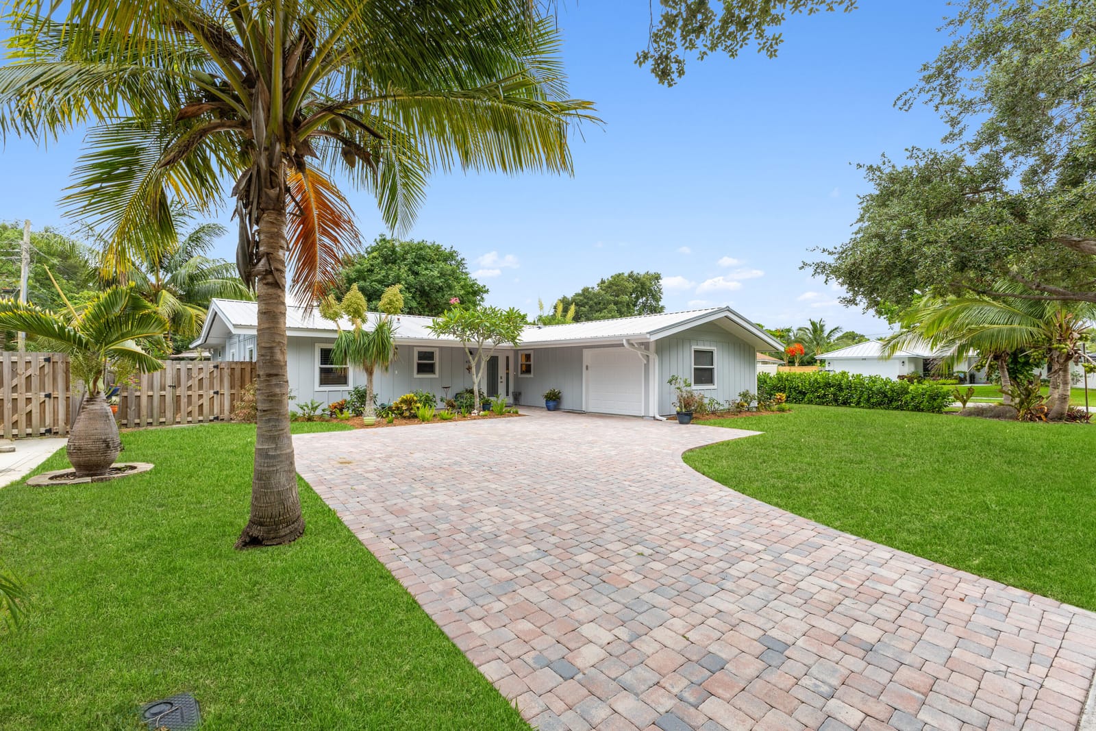 454 Tequesta Drive, Tequesta, FL 33469 photo 2