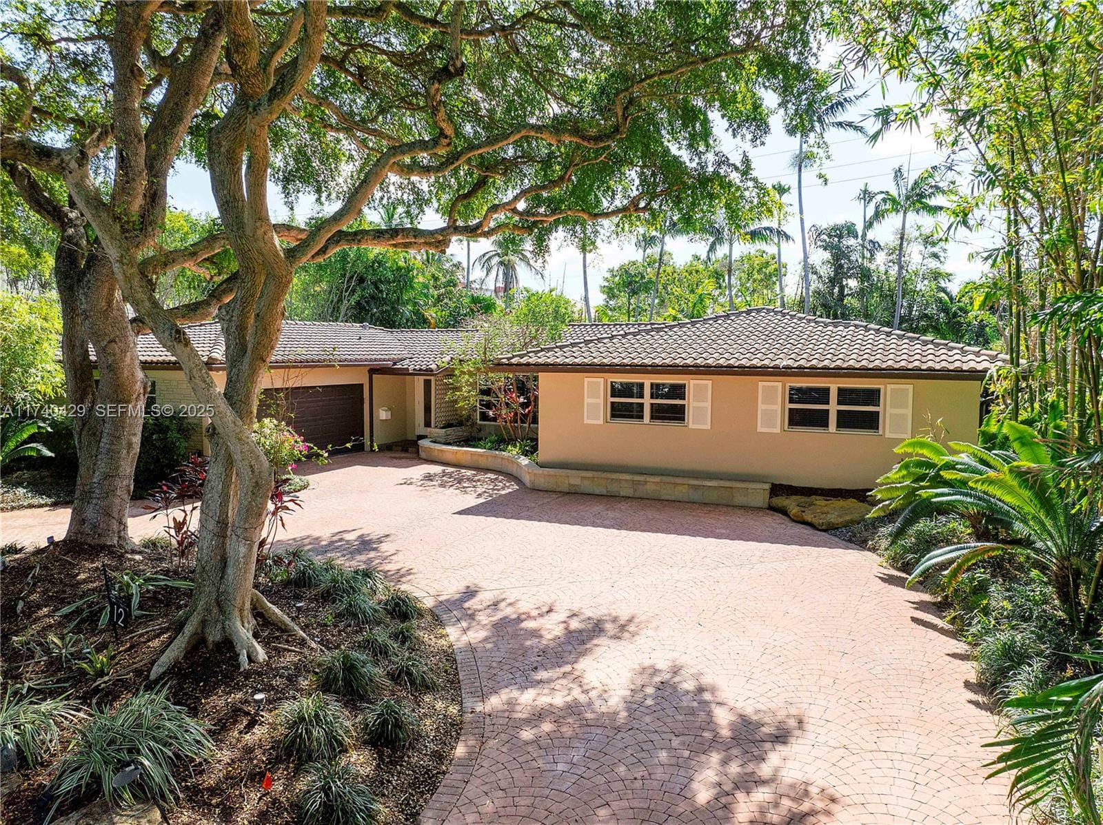 12 Minnetonka Road, Sea Ranch Lakes, FL 33308 photo 2