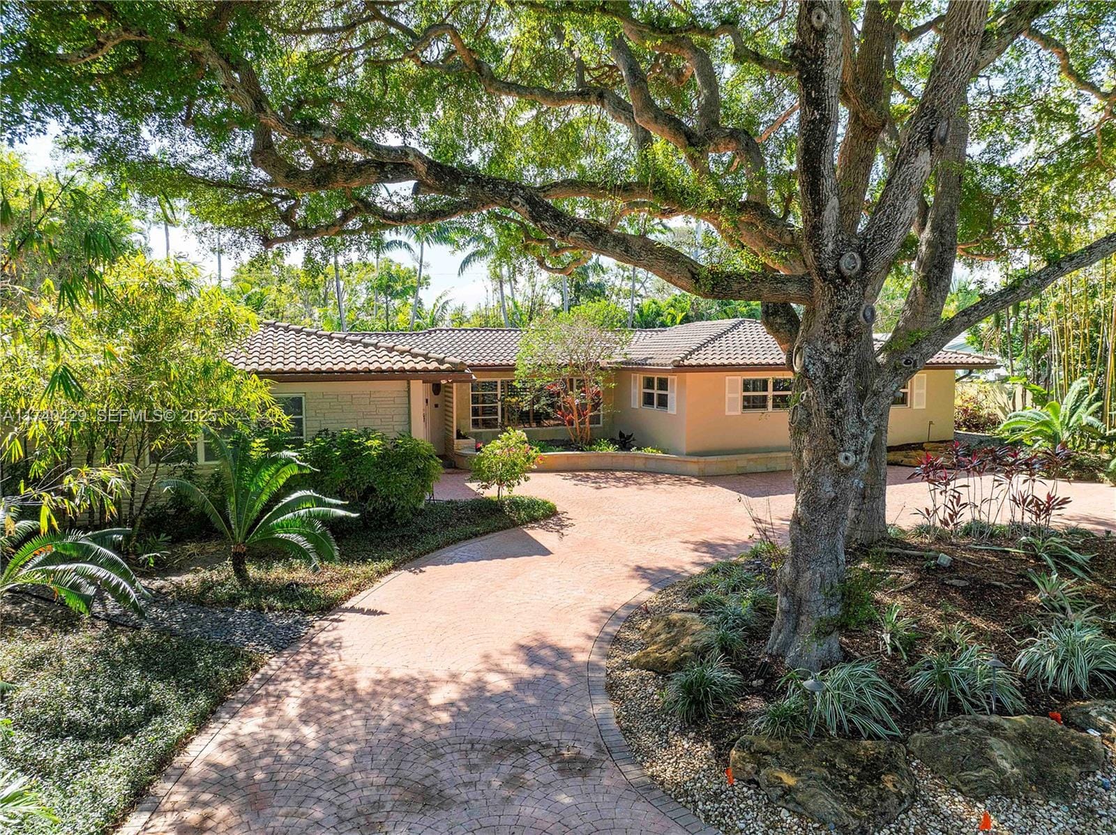 12 Minnetonka Road, Sea Ranch Lakes, FL 33308 photo 4