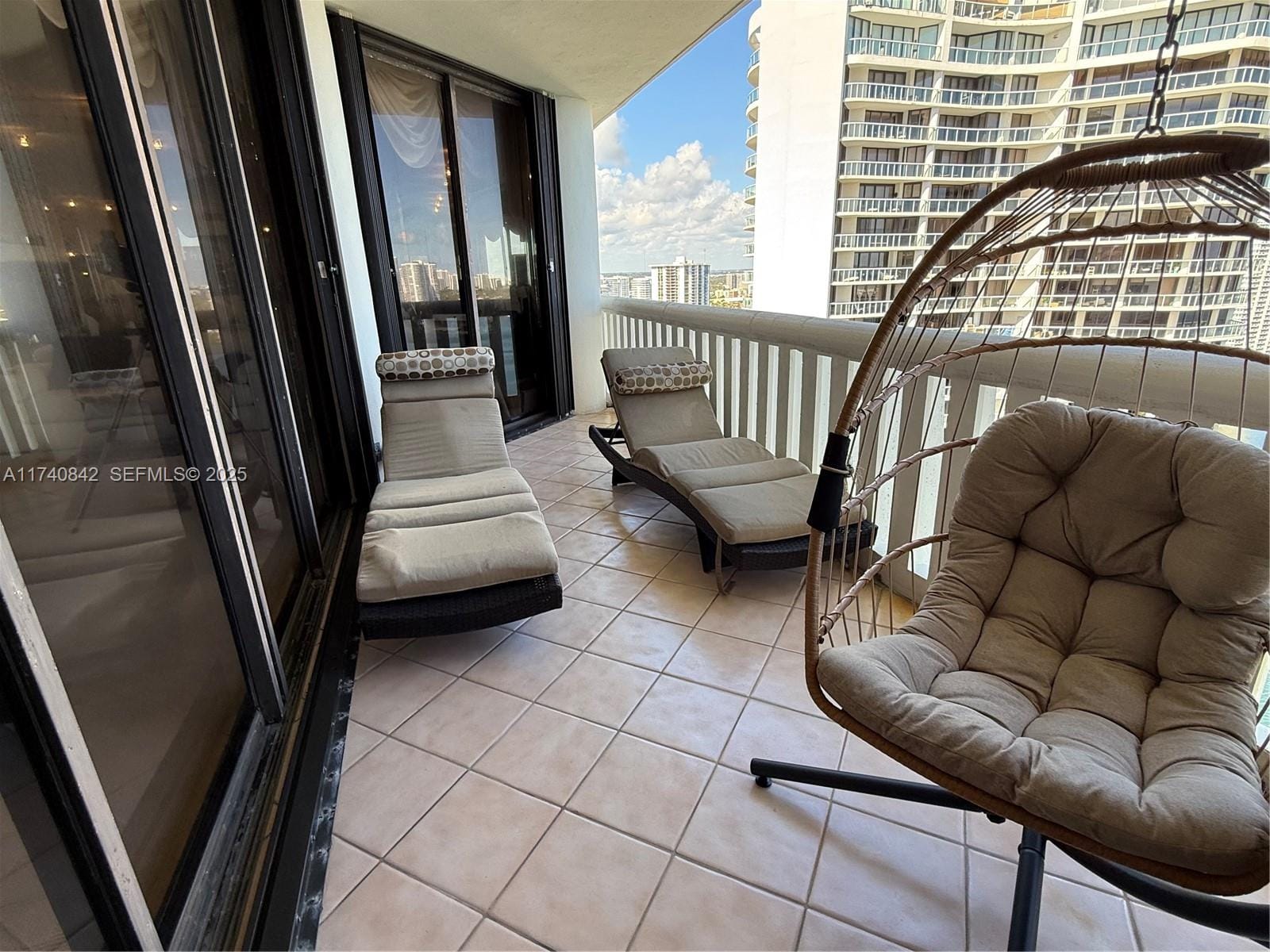 3000 Island Boulevard 2504, Aventura, FL 33160 photo 10