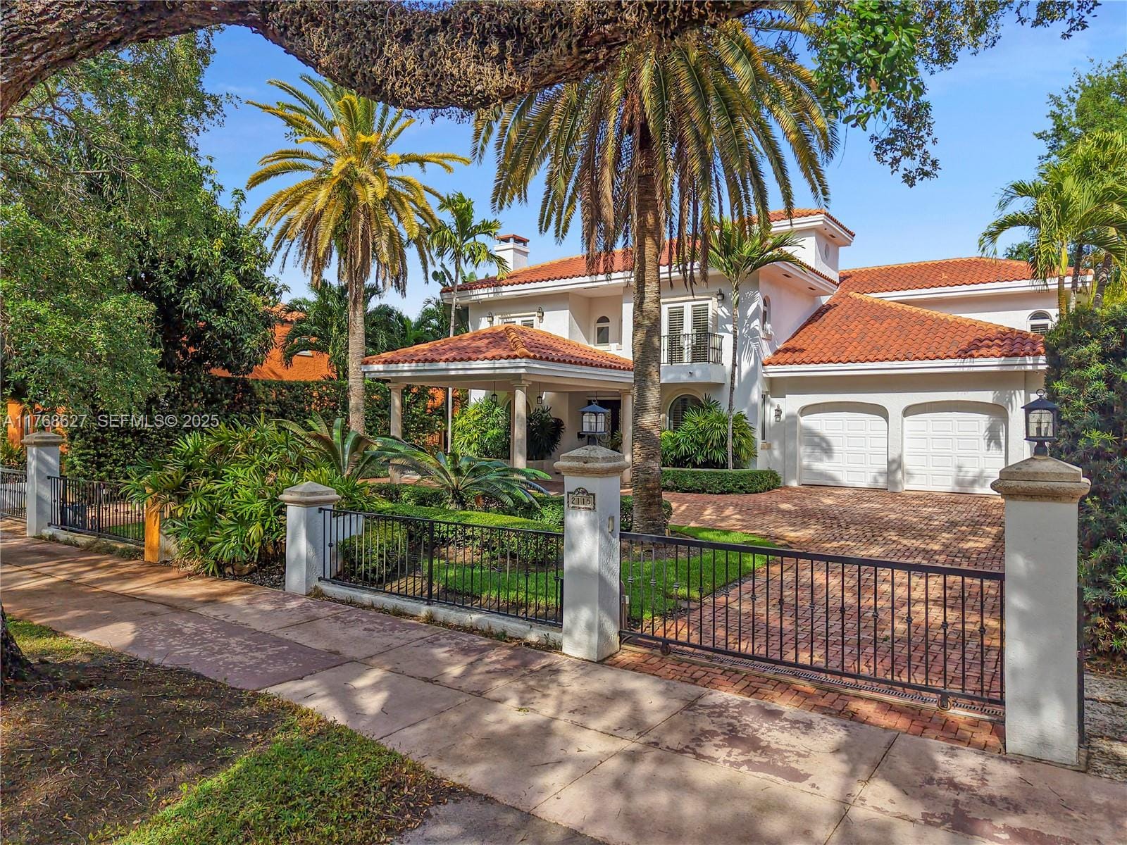 2115 Country Club Prado, Coral Gables, FL 33134 photo 2