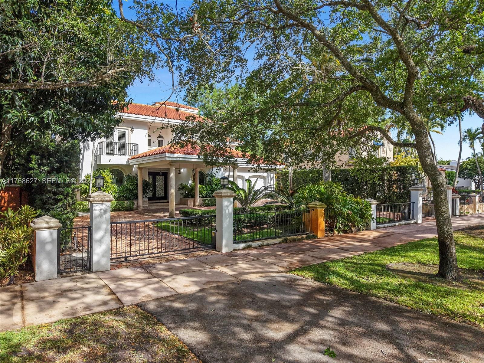 2115 Country Club Prado, Coral Gables, FL 33134 photo 3