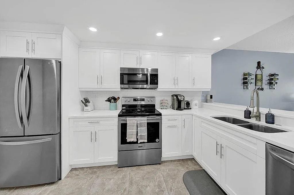 9400 S Ocean Drive 805 — photo 7
