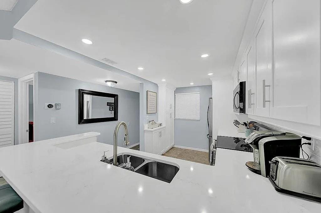 9400 S Ocean Drive 805 — photo 8