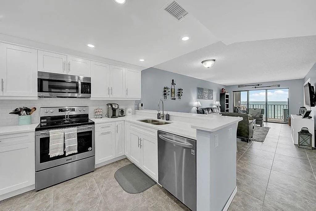 9400 S Ocean Drive 805 — photo 10