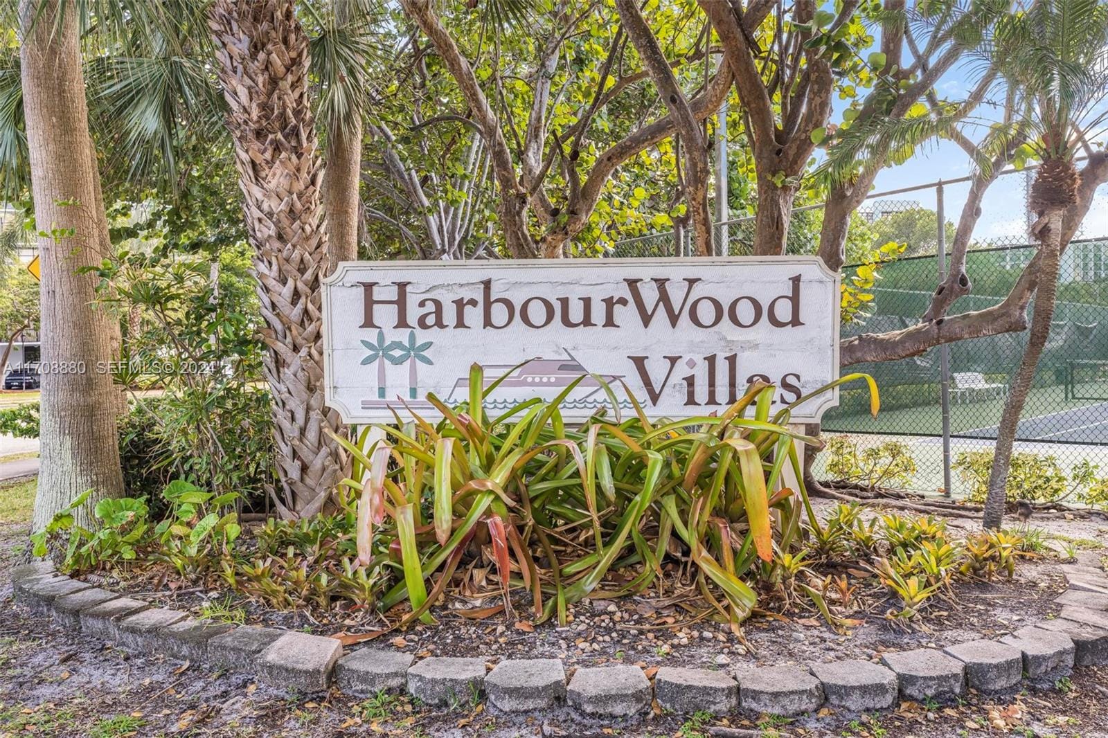 523 Leslie Drive, Hallandale Beach, FL 33009 photo 11