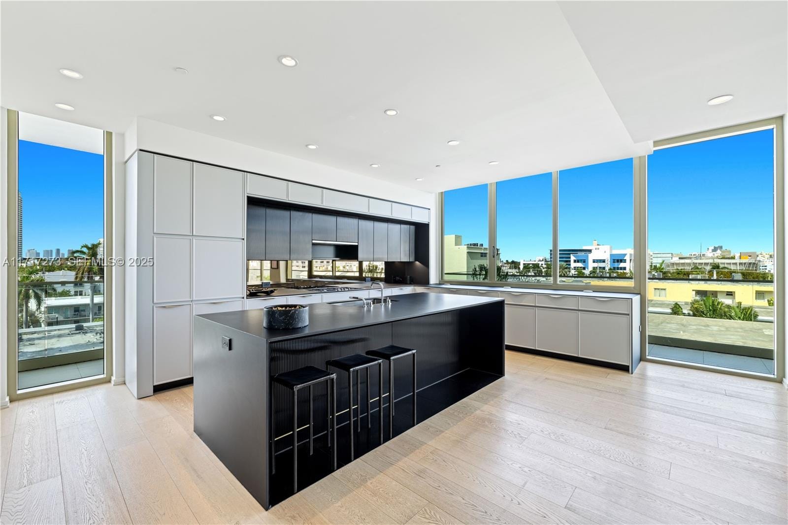 300 Collins Avenue PH1, Miami Beach, FL 33139 photo 11