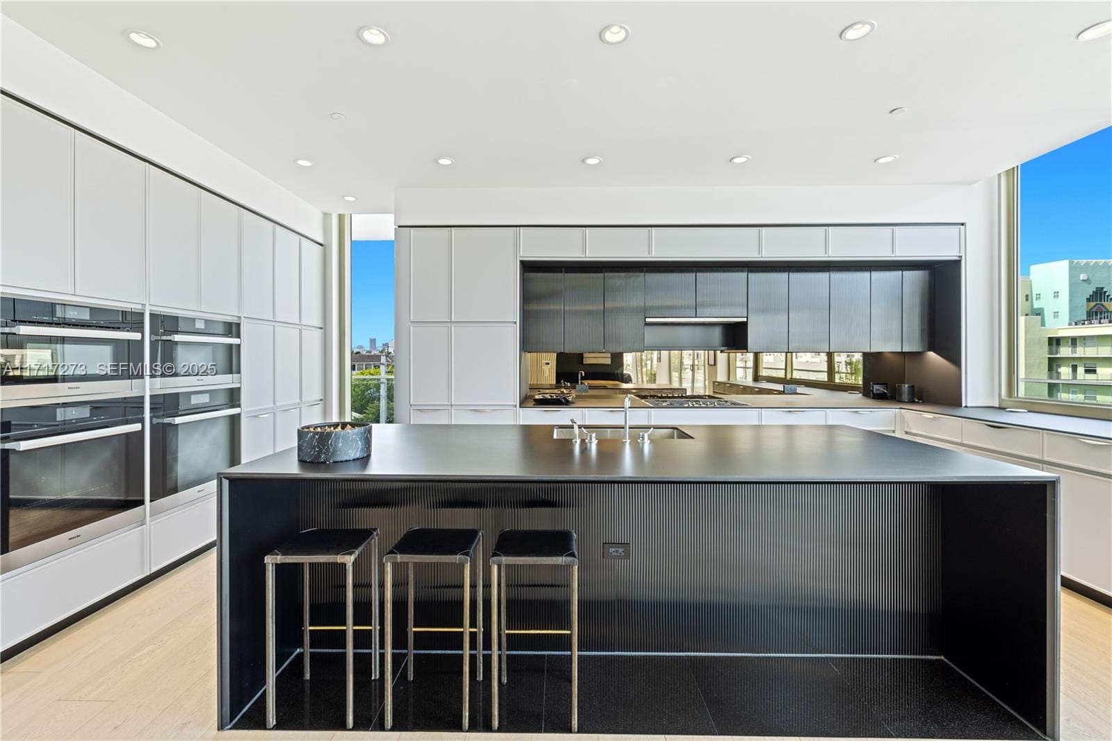 300 Collins Avenue PH1, Miami Beach, FL 33139 photo 10